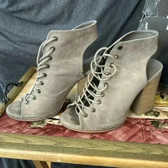 Torrid heels 😍 - Picture 2 of 8